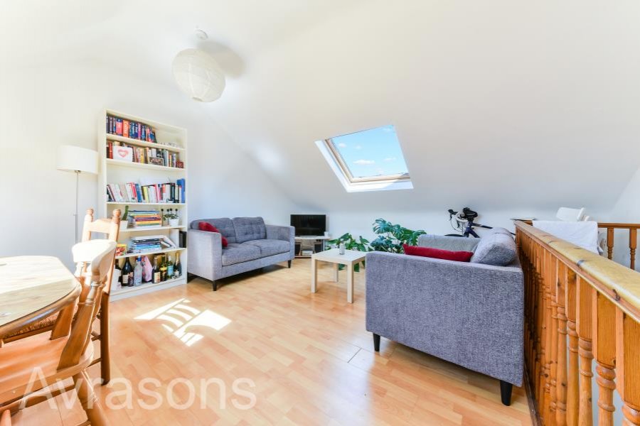 Images for CREWDSON ROAD, OVAL