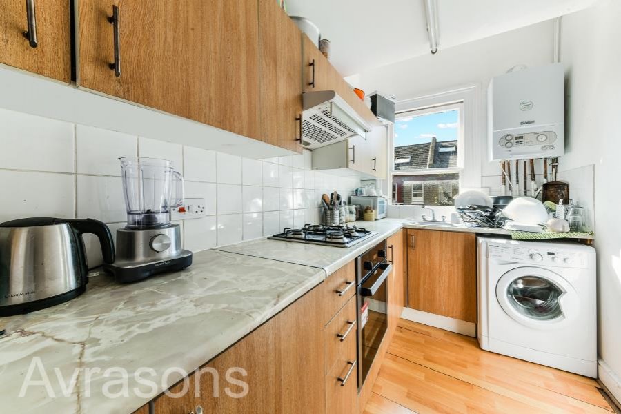 Images for CREWDSON ROAD, OVAL