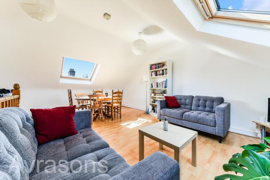 Images for CREWDSON ROAD, OVAL