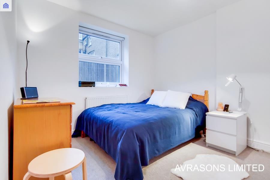 Images for CREWDSON ROAD, OVAL