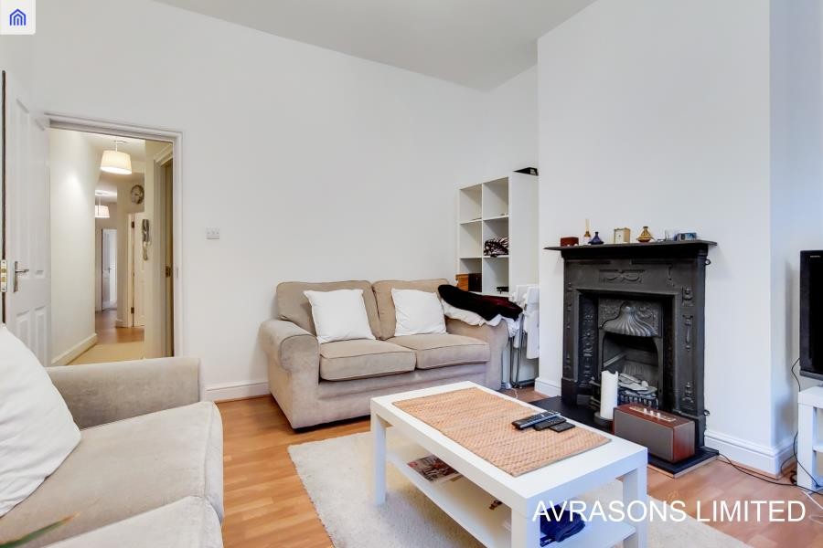 Images for CREWDSON ROAD, OVAL