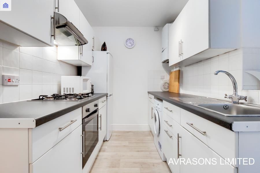 Images for CREWDSON ROAD, OVAL